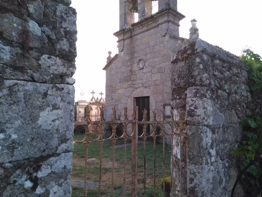 Iglesia de Santa Mar&iacute;a de Vilaescura