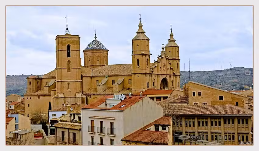 Iglesia de Santa Mar&iacute;a la Mayor de Alca&ntilde;iz. Ex- Colegiata