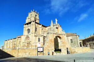 Iglesia de Santa Mar&iacute;a la Real