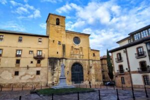 Iglesia de Santa Mar&iacute;a la Real de la Corte