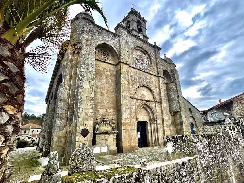 Iglesia de Santa Mari&ntilde;a de Augas Santas