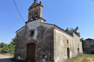 Iglesia de Santa Mari&ntilde;a de Castrosante