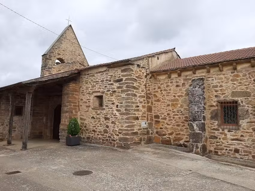 Iglesia De Santiago Apostol