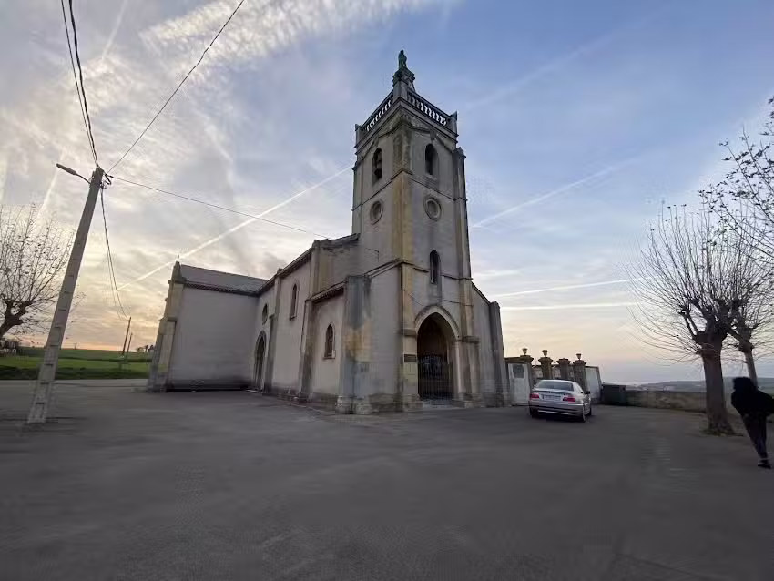 Iglesia de Santiago de Ambiedes