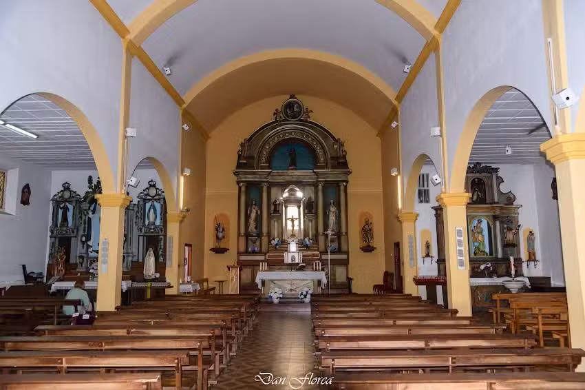 Iglesia de Santiago de Arz&uacute;a