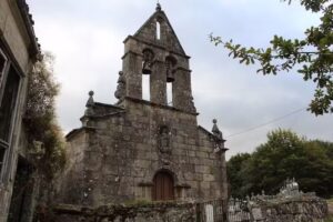 Iglesia de Santiago de Cad&oacute;s