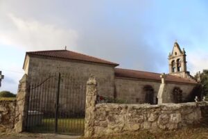 Iglesia de Santiago de Calvos