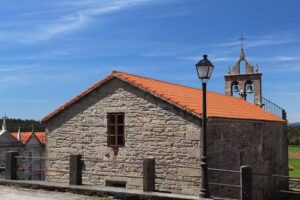 Iglesia de Santiago de Carreira