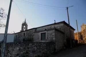 Iglesia de Santiago de Li&ntilde;ares