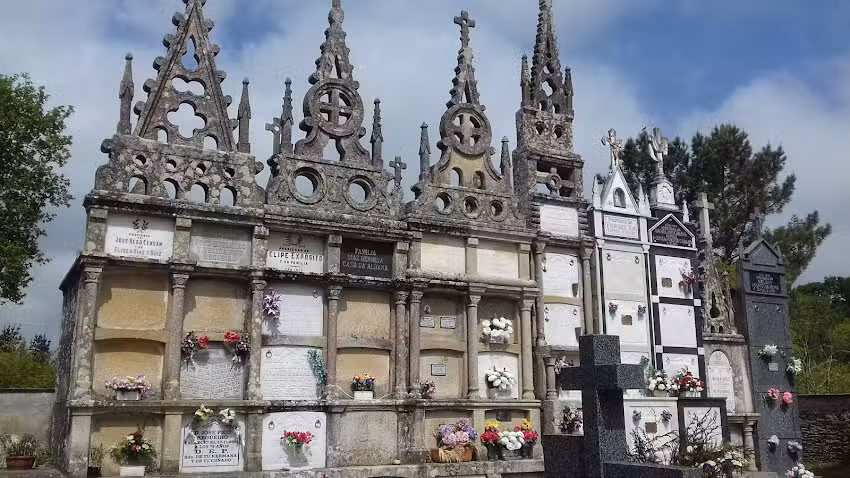 Iglesia de Santiago de Moncelos