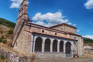 Iglesia de Santiago de Pallide