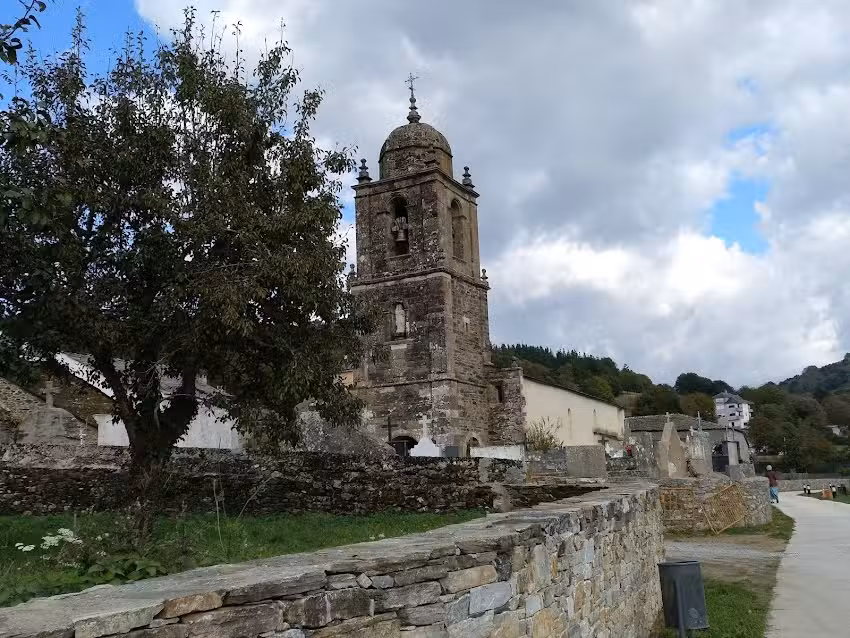 Iglesia de Santiago de Triacastela