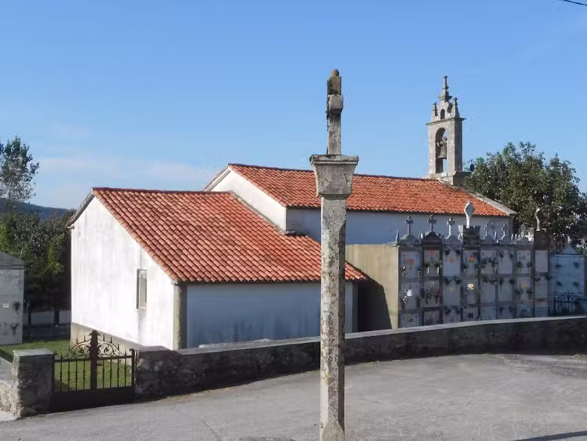 Iglesia de Santiago de Vilouriz