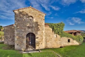 Iglesia de Santianes de Pravia