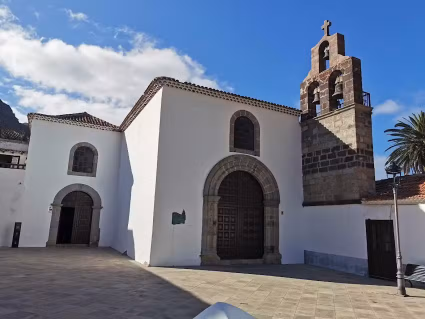 Iglesia de Santo Domingo de Guzm&aacute;n (antiguo convento de San Pedro Ap&oacute;stol)