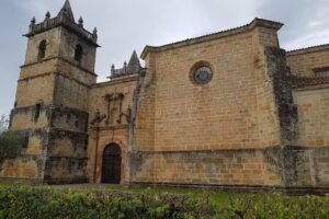 Iglesia de Torrevaldealmendras