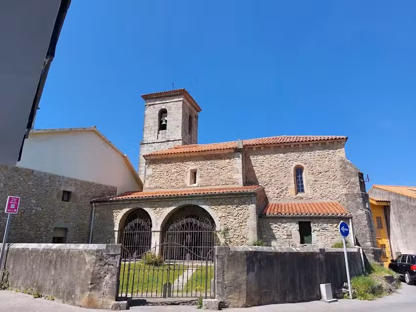 Iglesia del Siglo XII La Virgen de la Luz