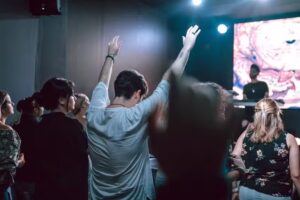 Iglesia En Su Presencia