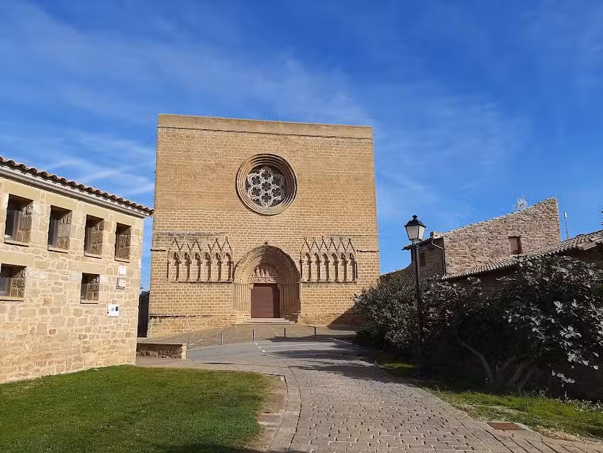 Iglesia fortaleza de San Saturnino