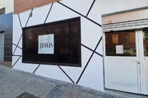 IGLESIA JESUS SIGUE RESTAURANDO