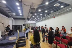 Iglesia Lumbreras Del Mundo (FIELMI)