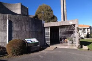 Iglesia Nueva de Santa Cruz de Li&aacute;ns