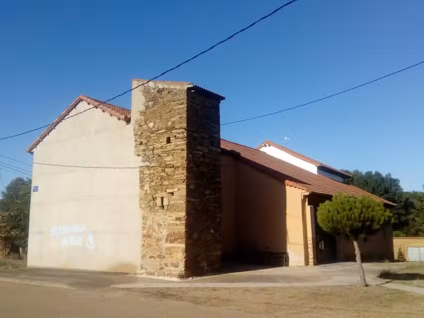 Iglesia Parroquial de Pozuelo del P&aacute;ramo
