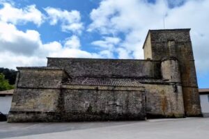 Iglesia Parroquial de San Juan Bautista en Tabar