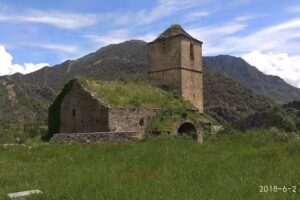 Iglesia Parroquial de San Miguel de J&aacute;novas
