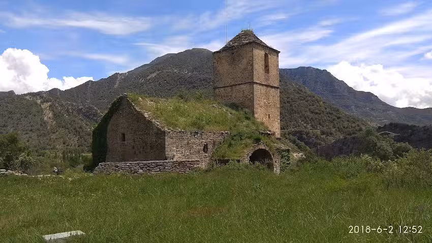 Iglesia Parroquial de San Miguel de J&aacute;novas