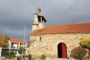 Iglesia Parroquial de San Pedro Ap&oacute;stol en Calvarrasa de Arriba