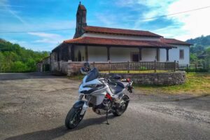 Iglesia parroquial de San Pedro de Cuaya