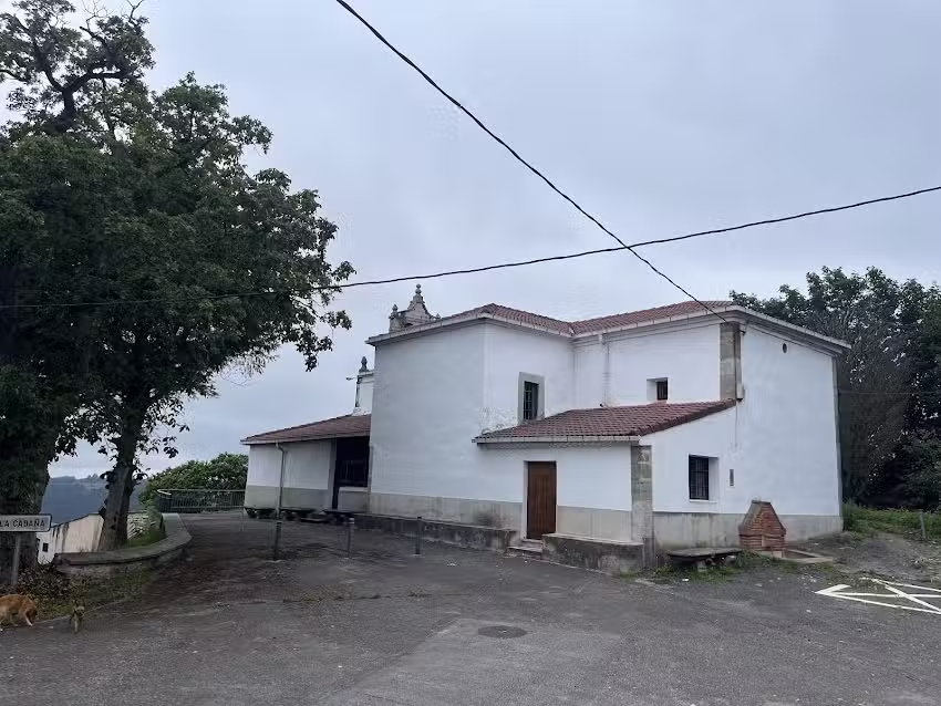 Iglesia parroquial de San Pedro de Naves (El Campo―Oviedo)