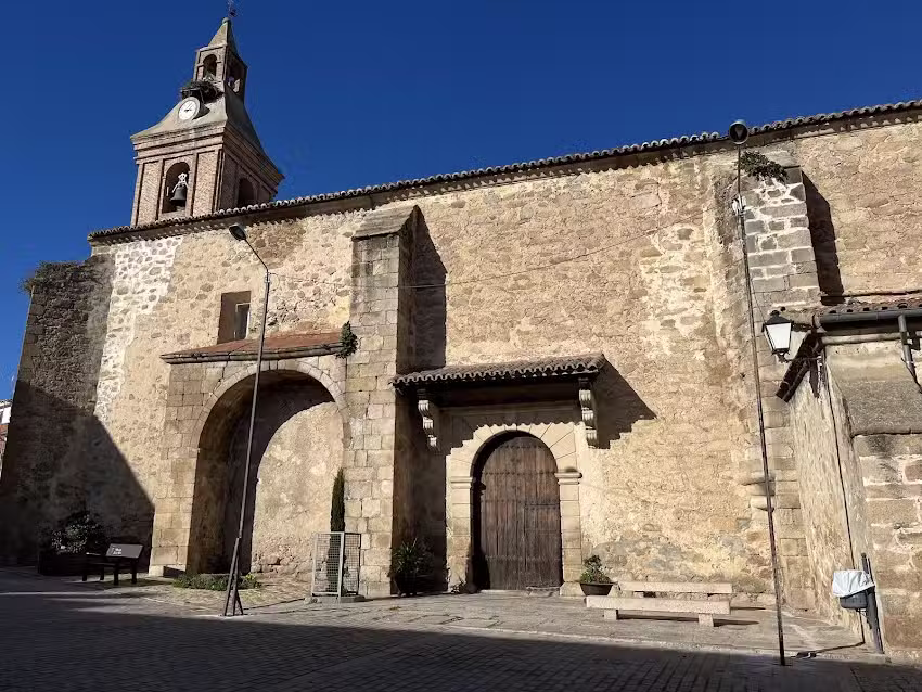 Iglesia Parroquial de Santiago Ap&oacute;stol de Peraleda de la Mata