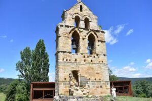 Iglesia Rupestre y Necropolis de Santa Mar&iacute;a de Valverde