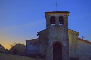 Iglesia San Esteban de Morc&iacute;n