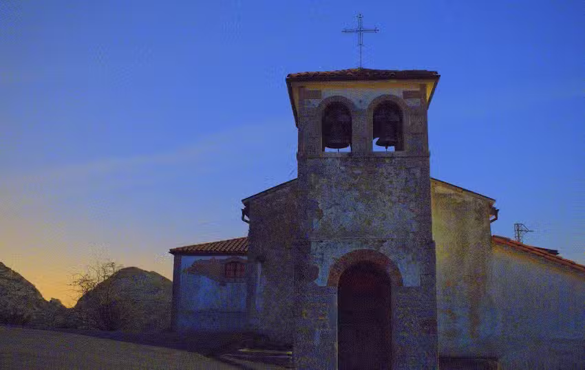 Iglesia San Esteban de Morc&iacute;n