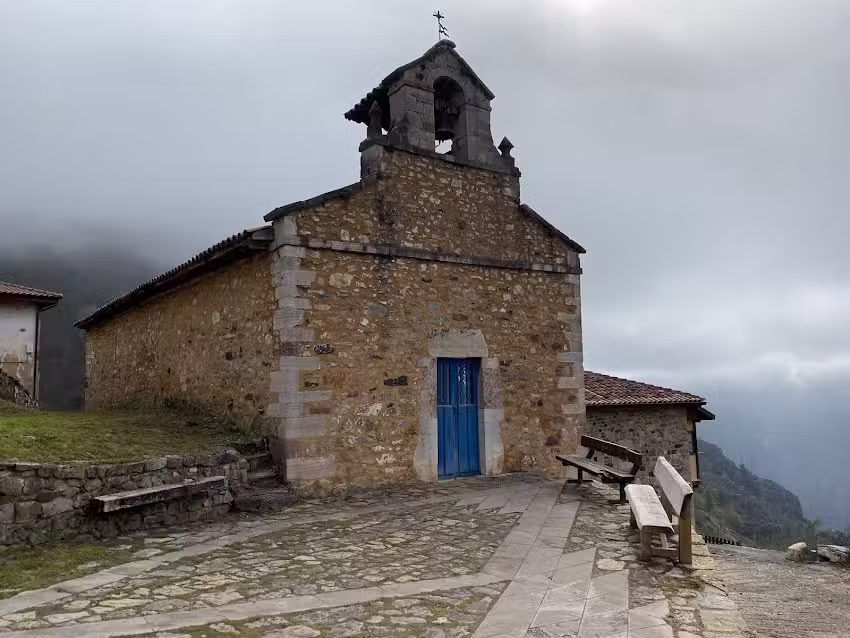 Iglesia Santa Mar&iacute;a de Bandujo