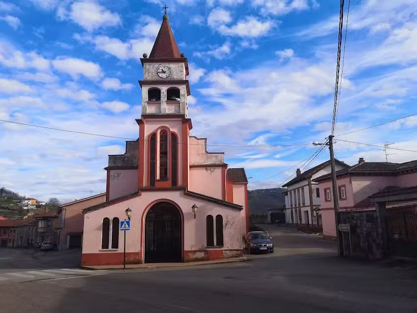 Iglesia Santiago de Carbay&iacute;n Alto