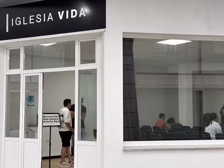 Iglesia Vida / Life Church Asambleas de Dios