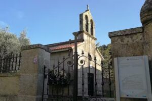 Iglesia vieja de San Andr&eacute;s de Louriz&aacute;n