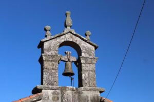 Igrexa de Santalla de Serantes