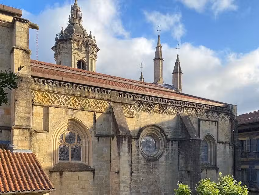 Jasokundeko eta Sagarrondoko Andre Mari Eliza/Iglesia Parroquial de Nuestra Se&ntilde;ora de la Asunci&oacute;n y del Manzano