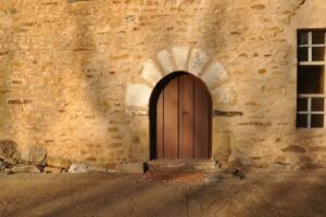 la iglesia de san mam&eacute;s de valverd&iacute;n