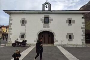 Larraitzeko Basaeliza/Ermita de Larraitz