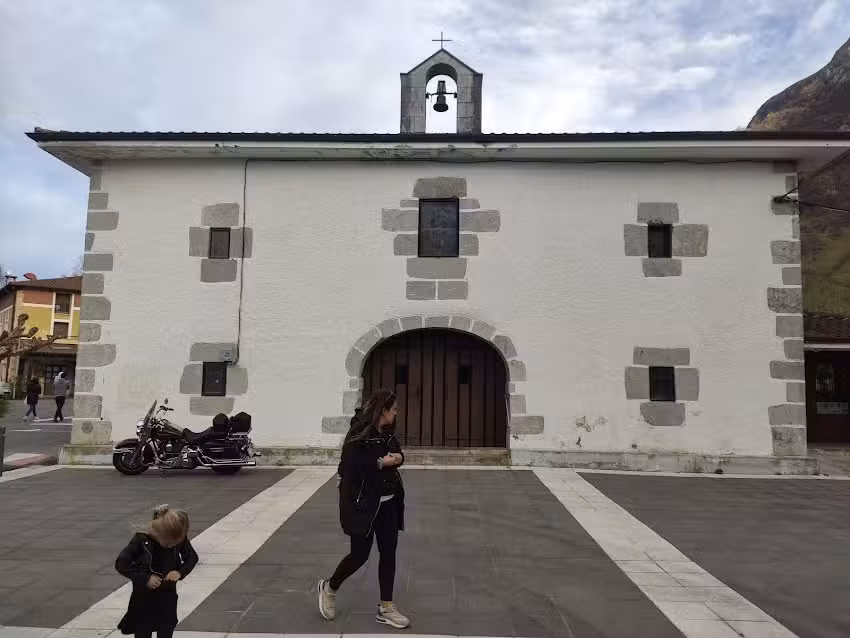 Larraitzeko Basaeliza/Ermita de Larraitz