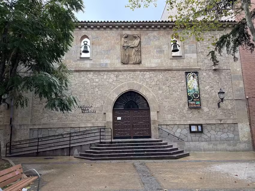 Parroquia de Mar&iacute;a Mediadora