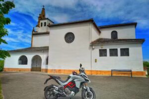 Parroquia de San Cosme de Bobes