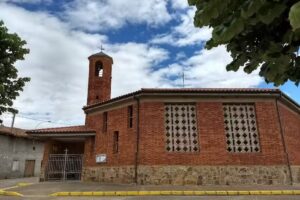 Parroquia de San Juan Evangelista de Gavilanes de &Oacute;rbigo