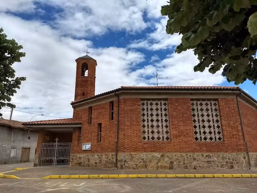 Parroquia de San Juan Evangelista de Gavilanes de &Oacute;rbigo